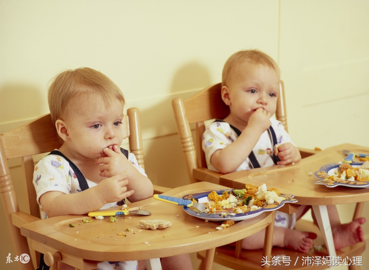 十个月的宝宝吃辅食就吐怎么回事,8个月宝宝吃辅食吐是什么原因
