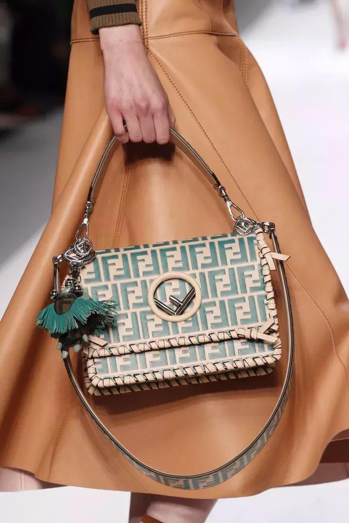 提到老花就只能想起LV？这些被你遗忘的品牌很不甘心！