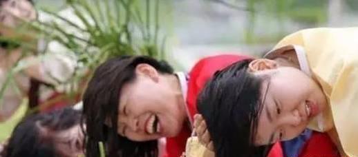 用艾草洗头怎么感觉头皮痛,用艾草水洗头头痒的原因