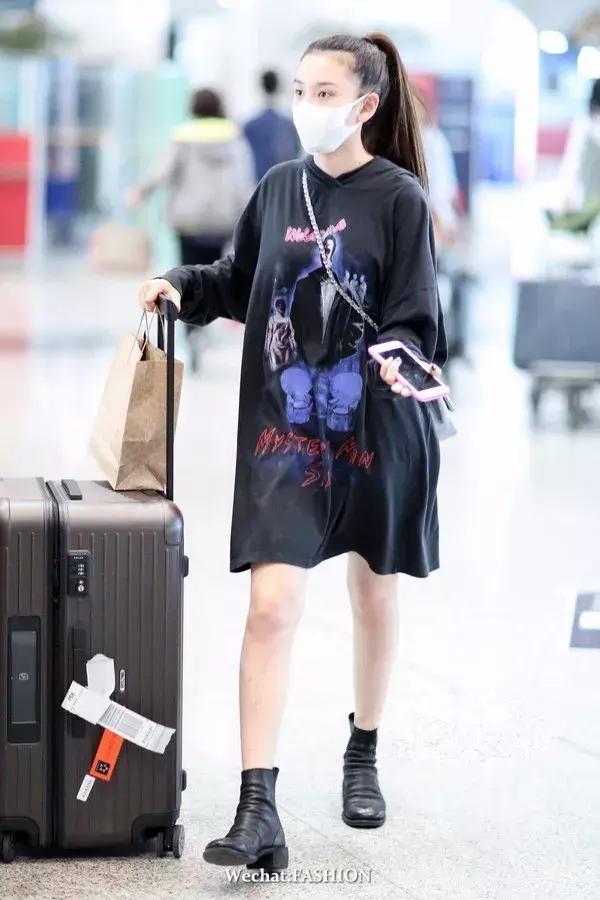 刘诗诗唐嫣甜蜜日常,一入秋便是深秋