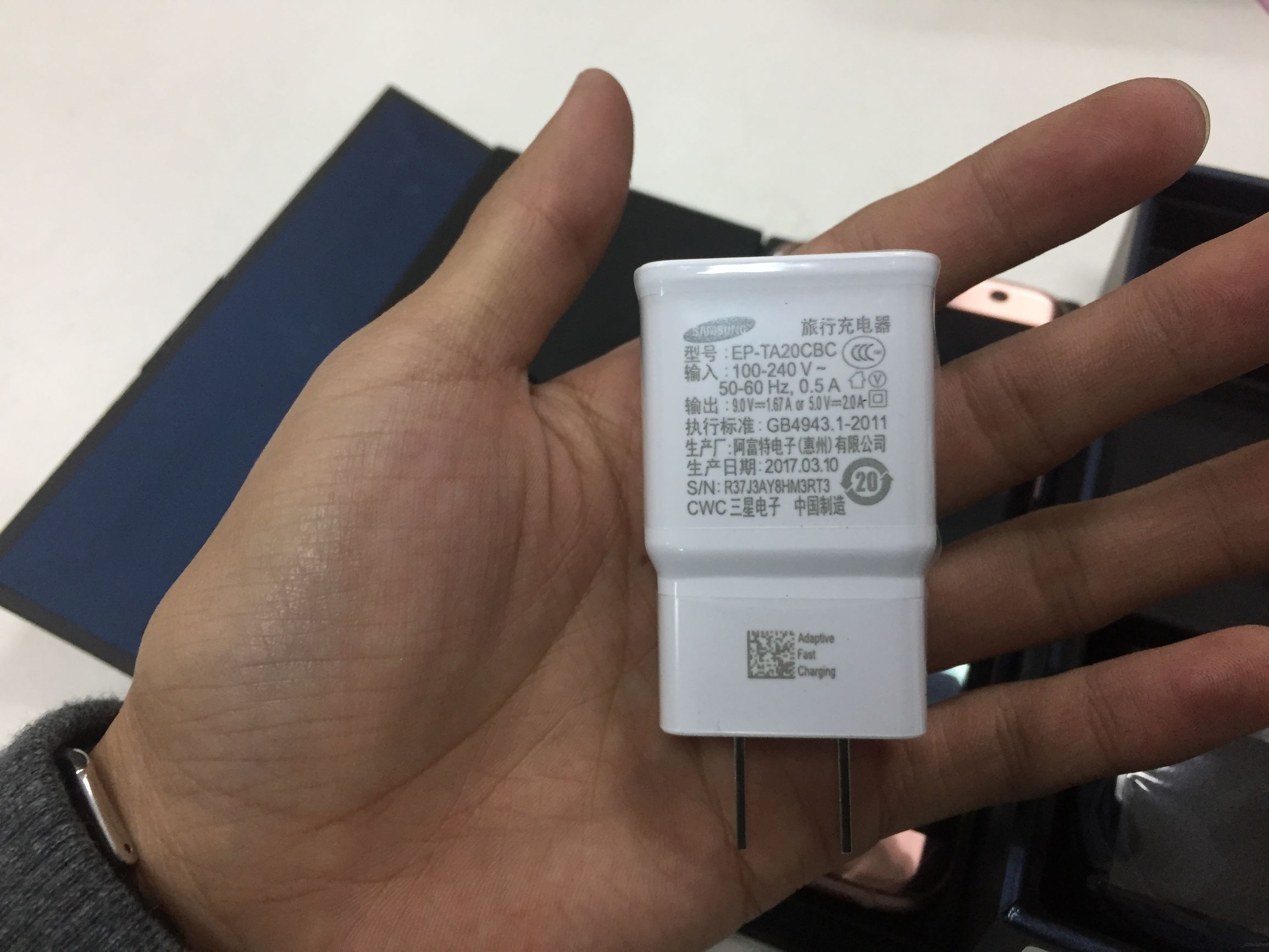 三星s7edge荧光粉,二手三星s7edge值得购买吗