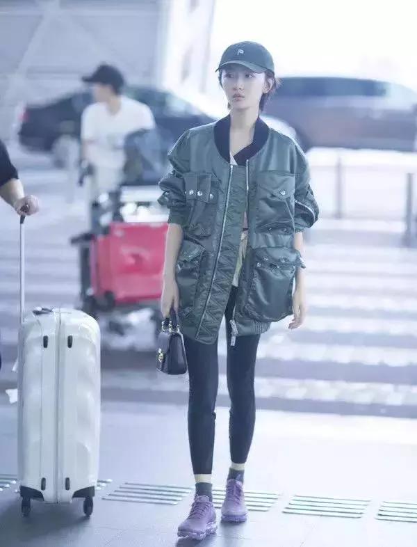 周冬雨burberry最新照片,burberry全球形象大使