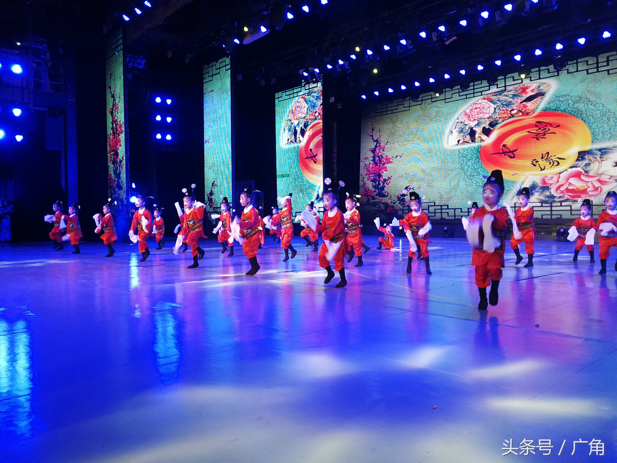 逐梦25年,马克荣呕心沥血打造遐迩闻名的晶晶艺术幼儿园