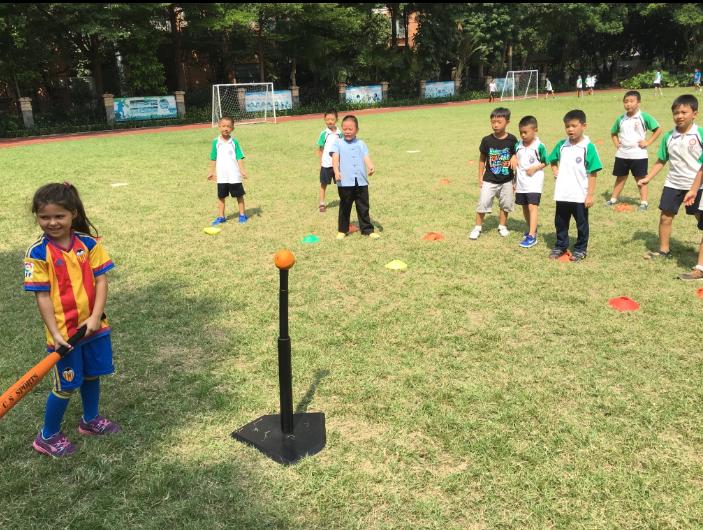 广东小学穿校服新闻,广州新鲜事