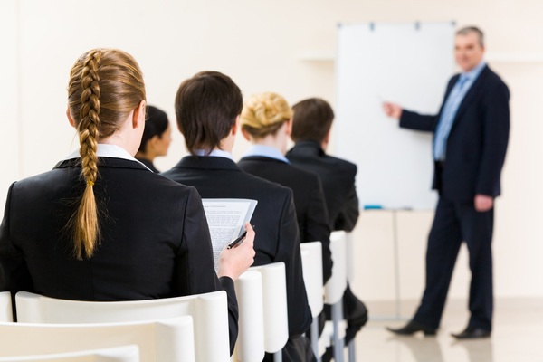 掌握这三个方法你也是演讲高手,演讲的技巧和方法新手入门