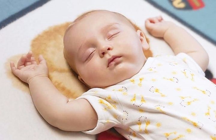 孩子晚上睡觉冒汗是因为缺钙吗,宝宝睡觉总冒汗怎么回事