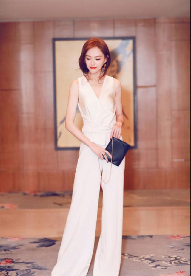 新款连体裤怎么上厕所比较好,男士连体裤上厕所的正确方法