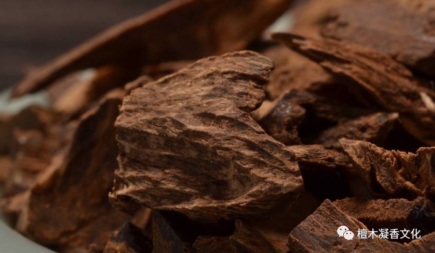 老山檀和天然檀香有什么区别,檀香是怎么样的