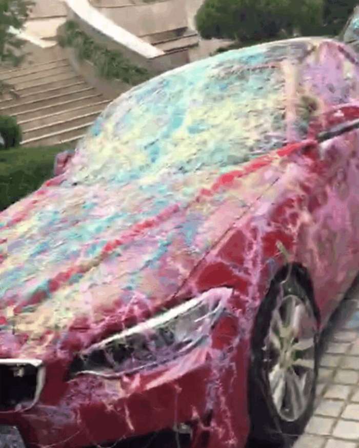 台州网友的*博兰**基尼拿去当婚车，回来发现全是彩带把膜弄坏