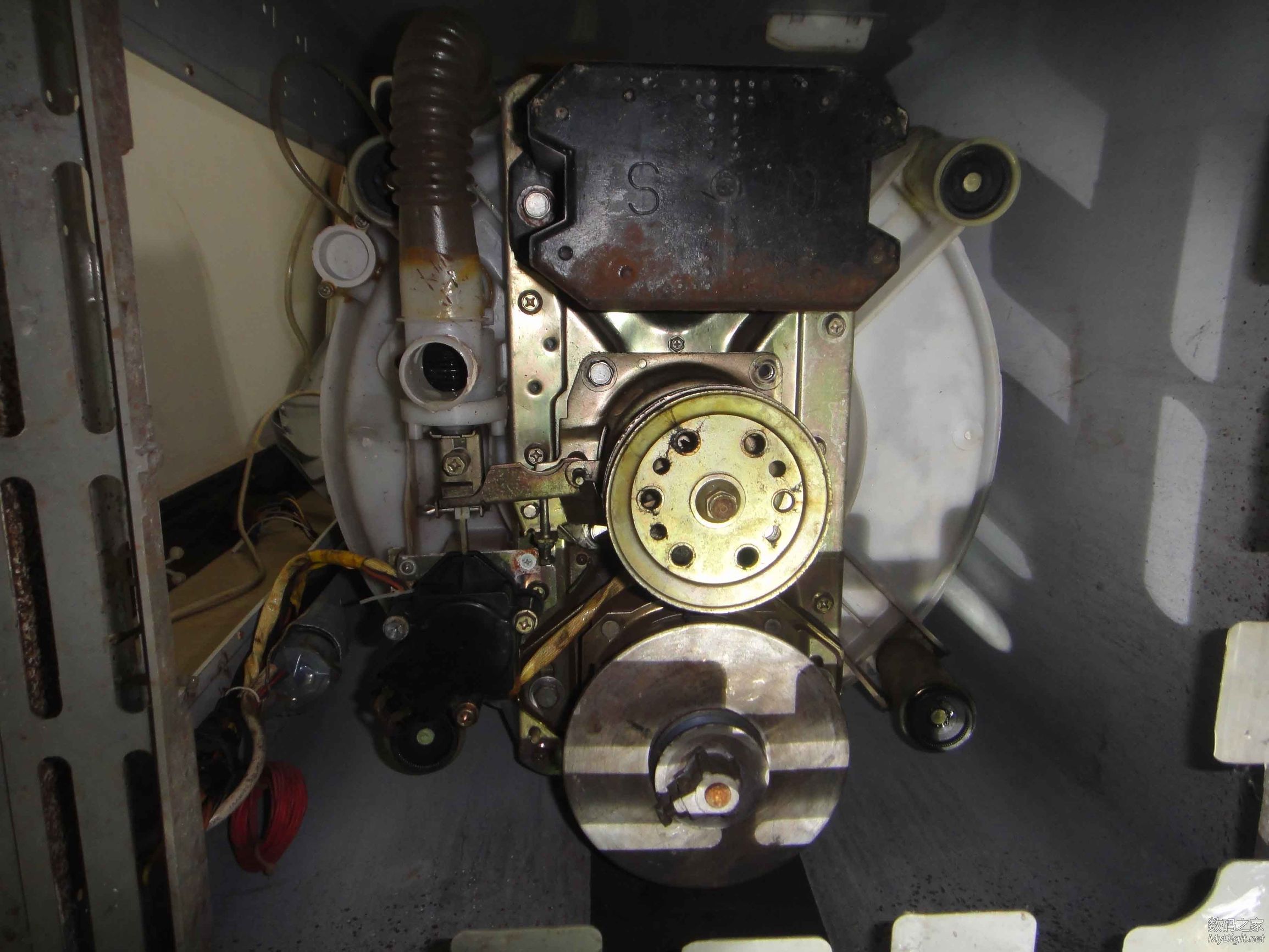 小天鹅洗衣机离合器坏了怎么修复,小天鹅全自动洗衣机洗衣服太脏