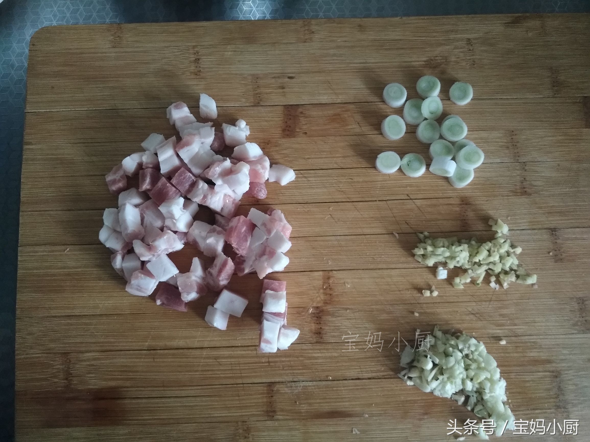 水疙瘩的家常做法大全,水疙瘩怎么做好吃窍门