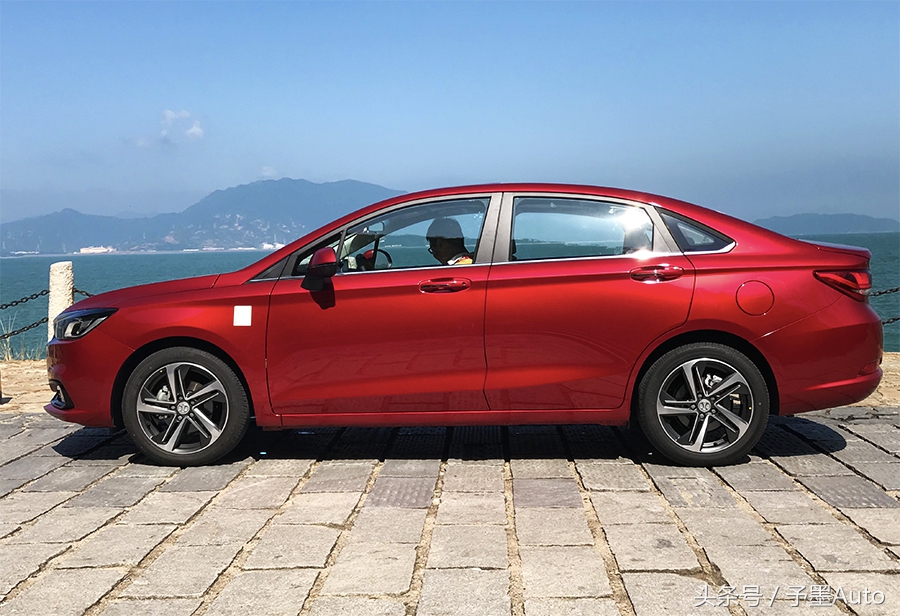 北汽绅宝d502014试驾讲解,试驾北汽绅宝d50