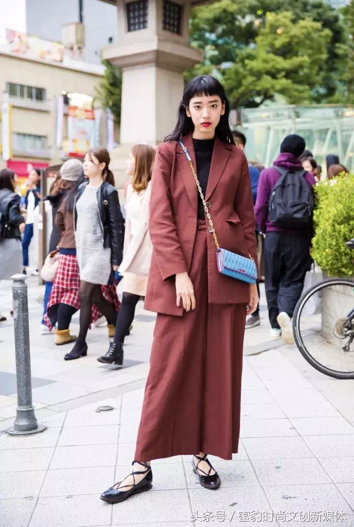 蜜豹时装周2018春夏首尔,伦敦蜜豹时尚街拍