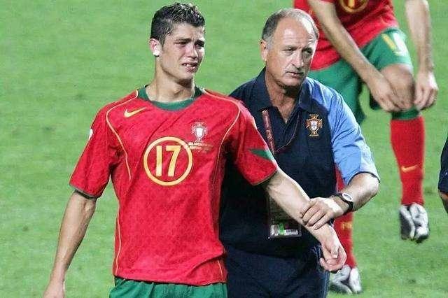 c罗成名之战欧洲杯,2004年欧洲杯鲁尼和c罗