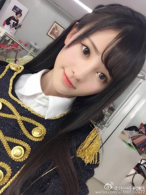 迪丽热巴杨幂关晓彤赵丽颖鞠婧祎,鞠婧祎和赵丽颖谁长得漂亮