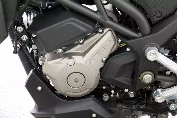 7.21秒国产加速最强250诞生：春风250NK，顺便把一些300cc也秒了