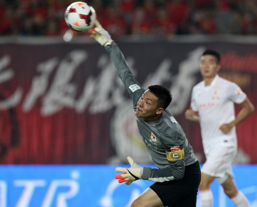 王大雷神技扑救第一国门堪当大任,王大雷曾诚经典扑救