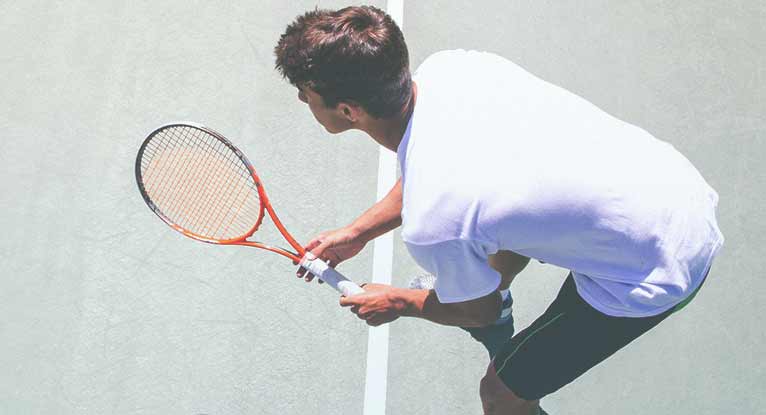 打羽毛球造成网球肘的原因,打羽毛球网球肘最快的自愈方法