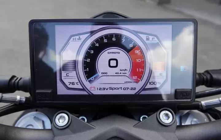 7.21秒国产加速最强250诞生：春风250NK，顺便把一些300cc也秒了