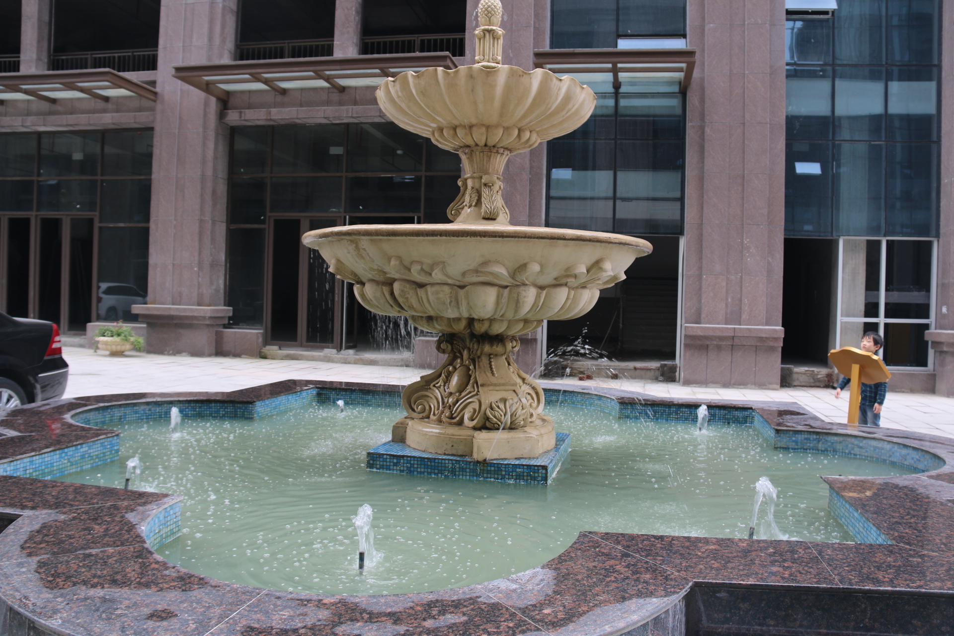 周末漫游汉中堂宏广场轻松而静谧