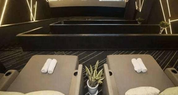 厉害了我的思聪，万达推出带床影厅，小情侣高兴坏了