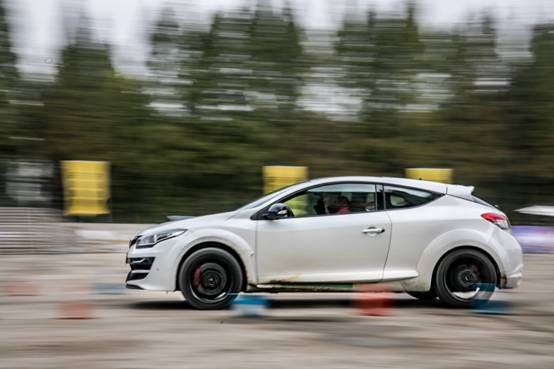 有一种激情叫燃烧,雷诺最新款梅甘娜试驾感受