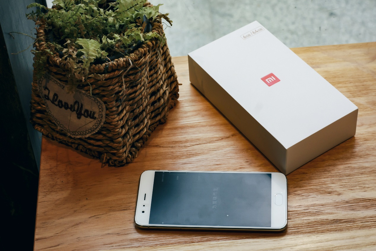 美图分享简简单单,小米6亮白版测评