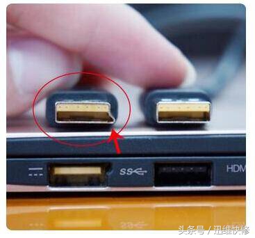 笔记本电源插口中间的针,笔记本电源适配器输出有几根线