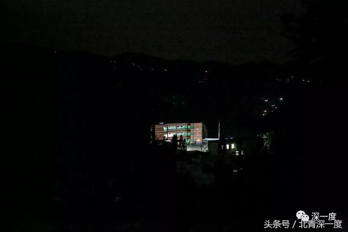 “鹿晗”在泥坑，妈妈在远方，你习以为常的幸福对他们却遥不可及