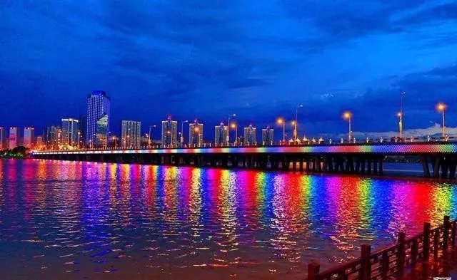 鍦ㄦ矆闃抽亣瑙佷綘鏄垜鐨勭紭,鍦ㄦ矆闃抽亣瑙佺浉鐖变竴杈堝瓙鐨勪汉