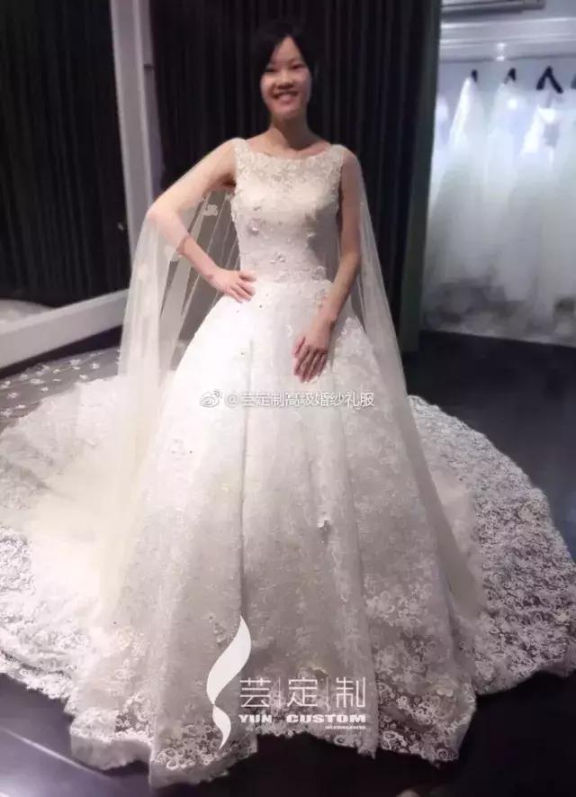 大拖尾婚纱适合矮个子女生吗,谁说矮就不能穿搭