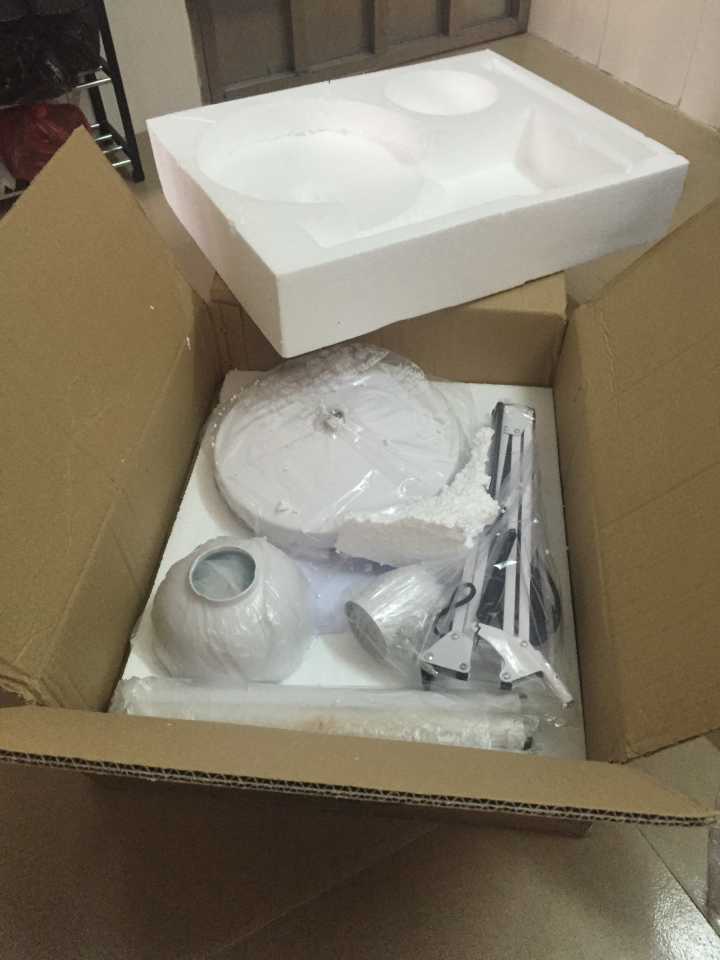 抠脚大汉闯天下,抠脚大汉进房间