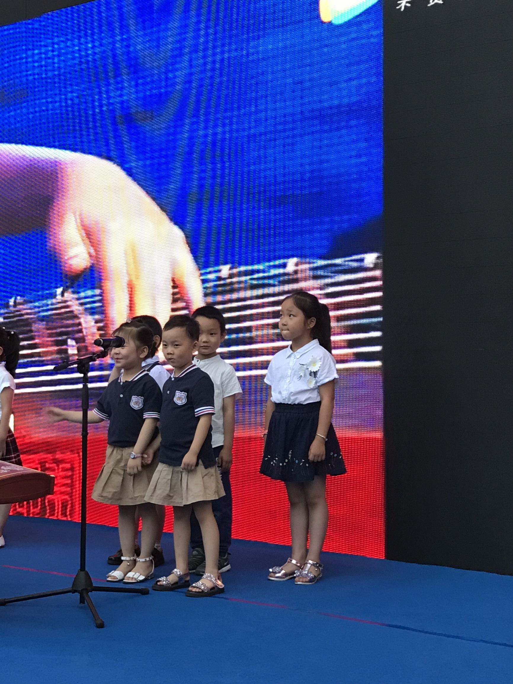 6岁小孩兴趣班,六岁前别给孩子报的兴趣班