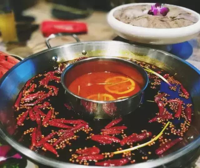 天冷了，一家一家吃起来，这些大连今年新开的网红火锅店