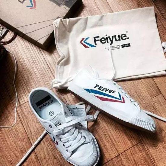 经典的帆布鞋这样搭配最舒服,春夏必备帆布鞋超百搭