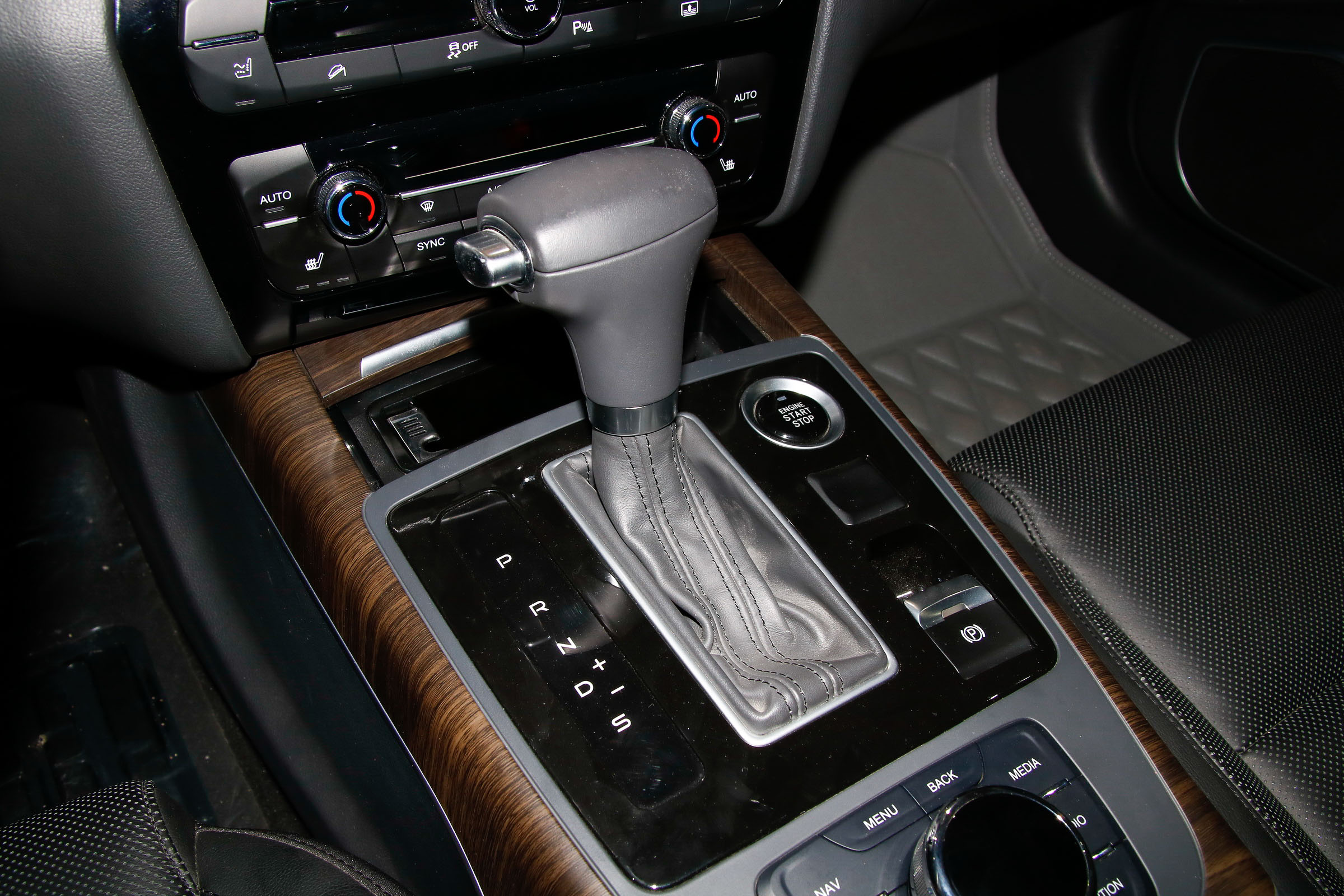 瑞风a60新老款,瑞风a60到底如何