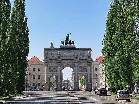 慕尼黑完整版多少分钟,慕尼黑空难详解