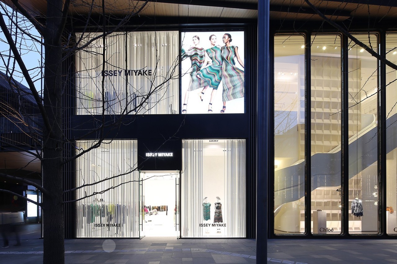 逛三宅一生,三宅一生西装搭配牛仔裤