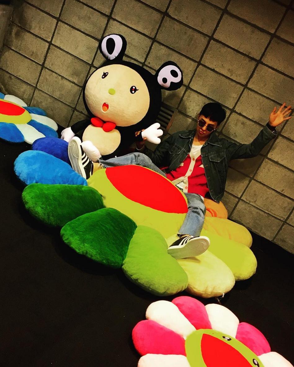 权志龙鞋子小雏菊3.0混色,权志龙鞋子直播完整视频