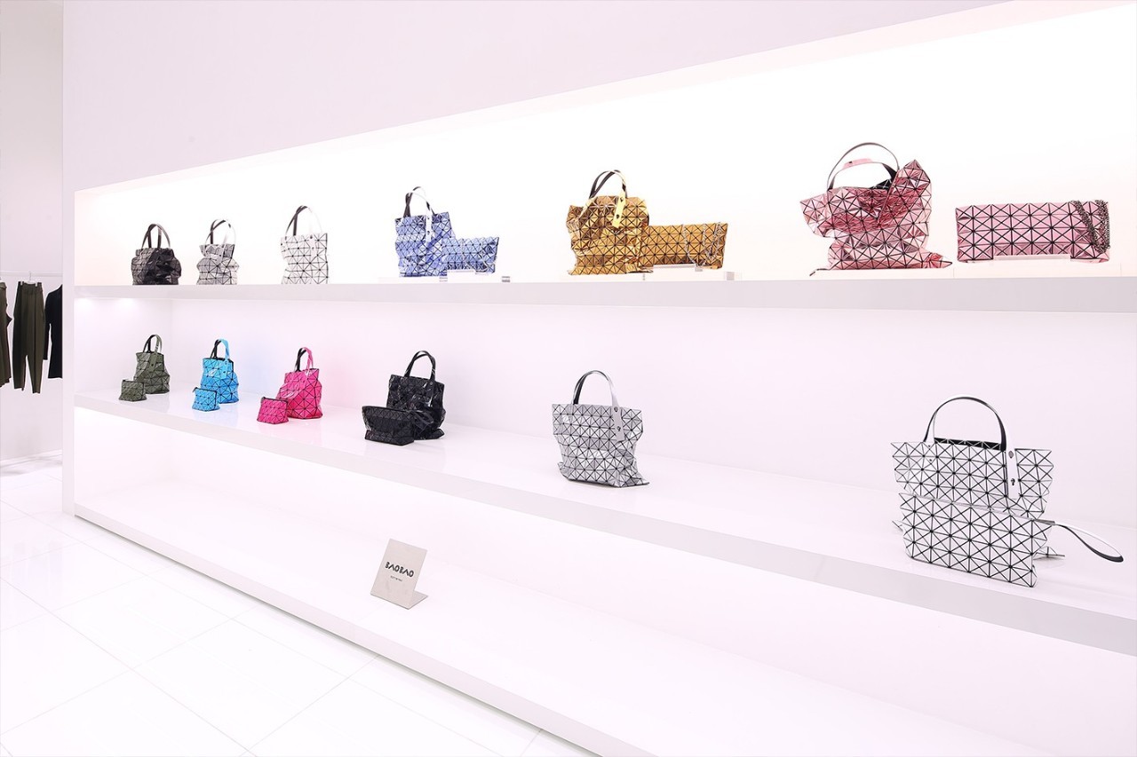 逛三宅一生,三宅一生西装搭配牛仔裤