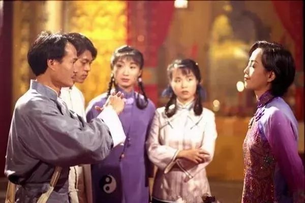 今天必须跪一下香港僵尸教父