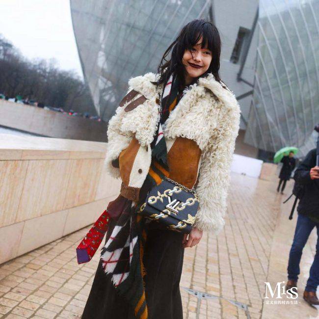 没有男朋友要有保暖的外套,天冷了来选一件温暖皮草