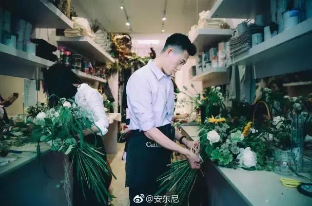 作家安东尼：80㎡破旧老公房，华丽逆转成精致温暖的家