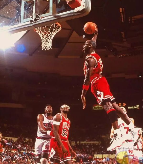 飞人乔丹是哪一年出名的,乔丹飞人扣篮视频