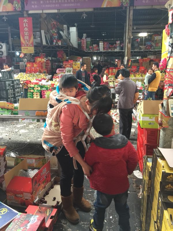 寰晢闄瀛愭專閽变袱涓嶈,鐪嬬潃瀛╁瓙鍋氬井鍟嗚禋閽变袱涓嶈