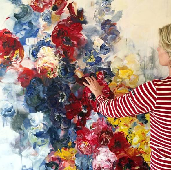 绝不瑟缩于人生的安全角落，只做自由炽烈的花朵