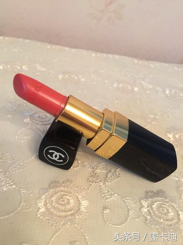 作为一个女孩子,我们应该要有很多唇膏,评测一下我收集的唇膏