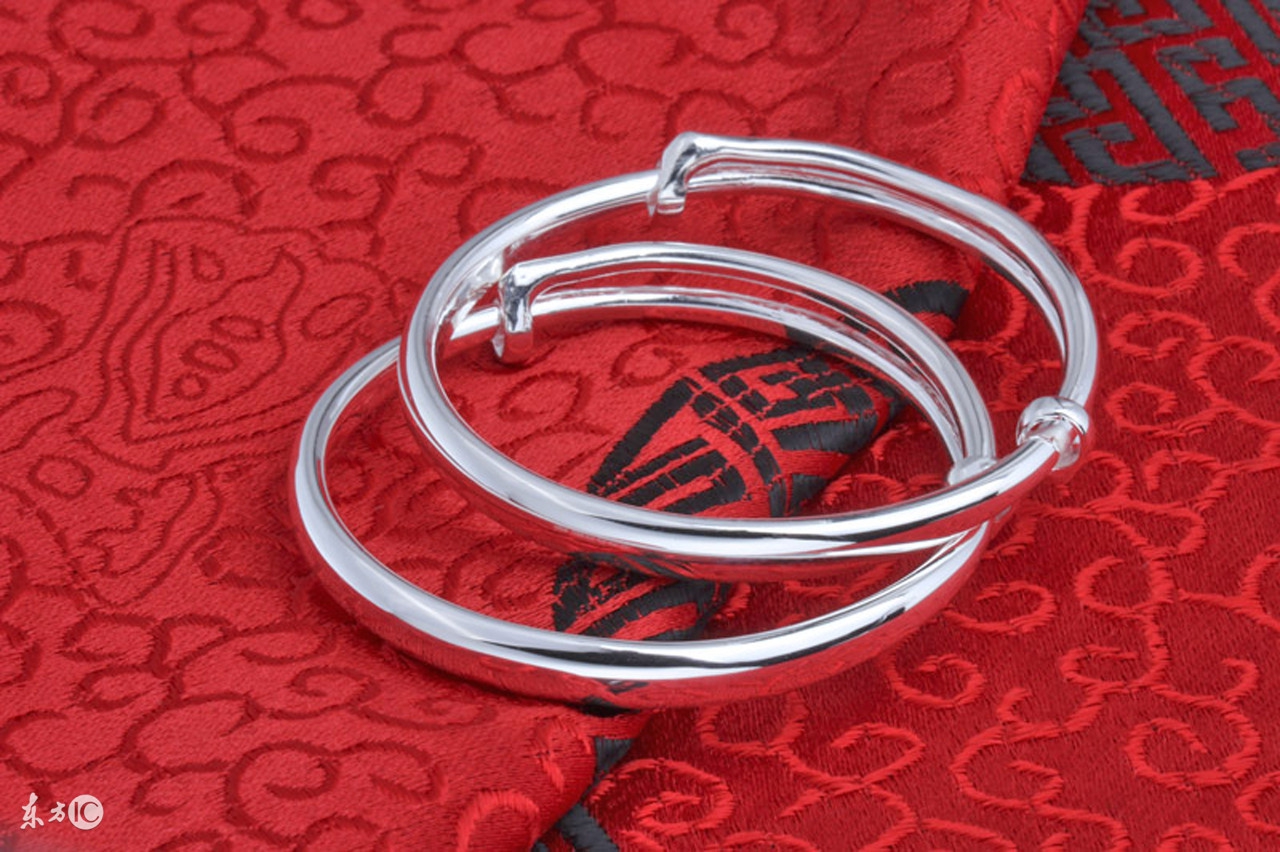 黄铜饰品表面氧化怎么处理,镀银饰品变色怎么处理