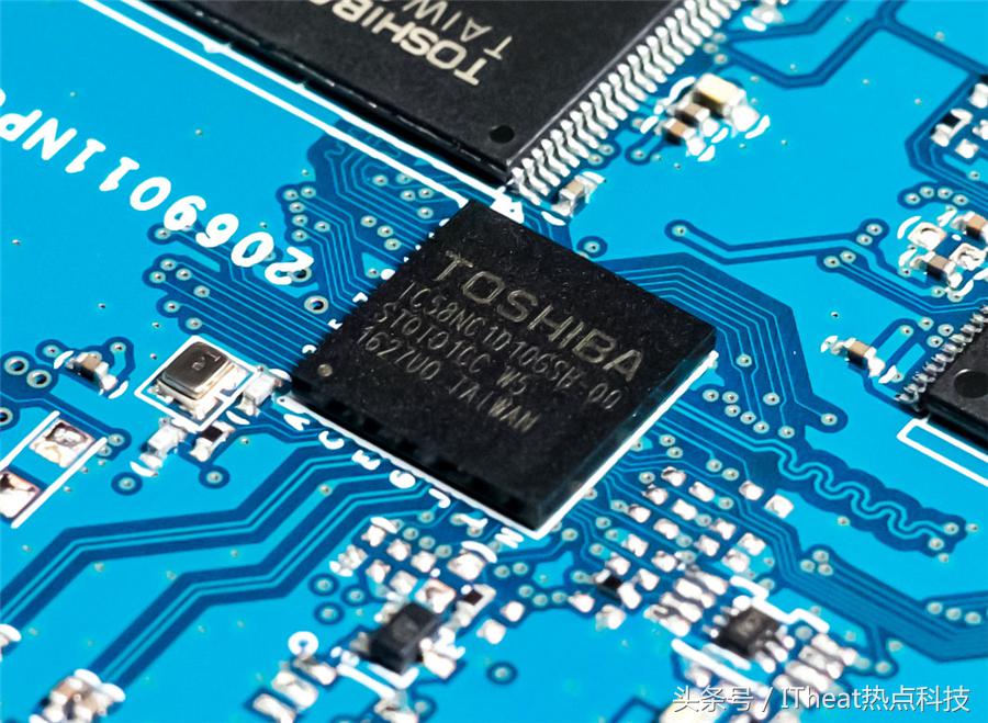 来一个全新选择东芝首款64层3DNANDSSD——TR200全网首测