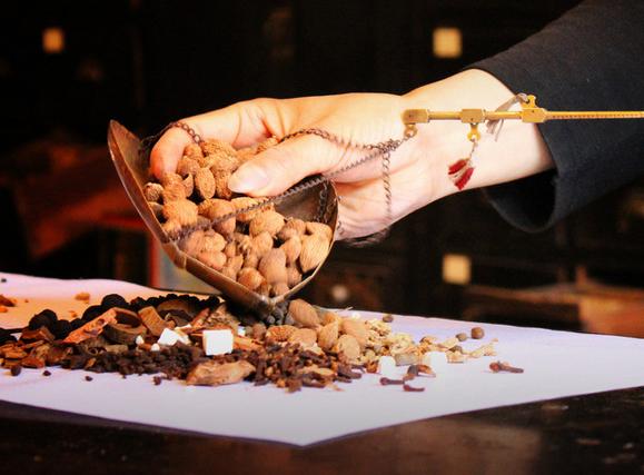 再障患者吃什么中药好,再障病人身上出现出血点严重吗